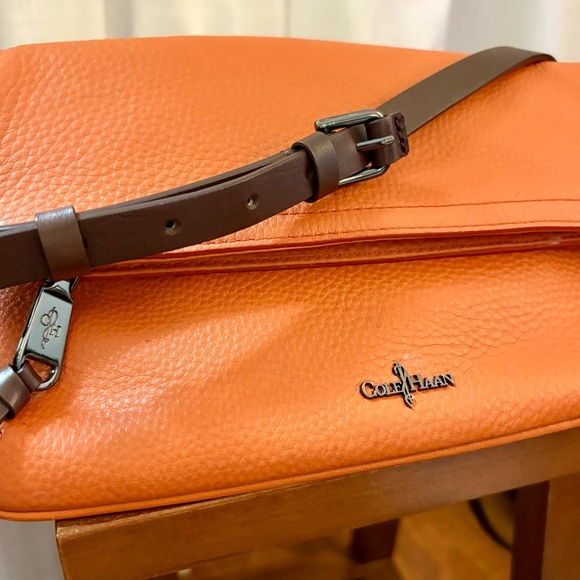 Cole Haan women’s Vibrant Orange messenger/clutch Bag - Picture 4 of 9